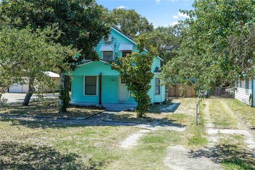 936 S Houston St, Aransas Pass, TX, 78336-2304 | Card Image