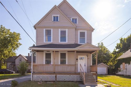 3295 W 44th St, Cleveland, OH, 44109-1031 | Card Image