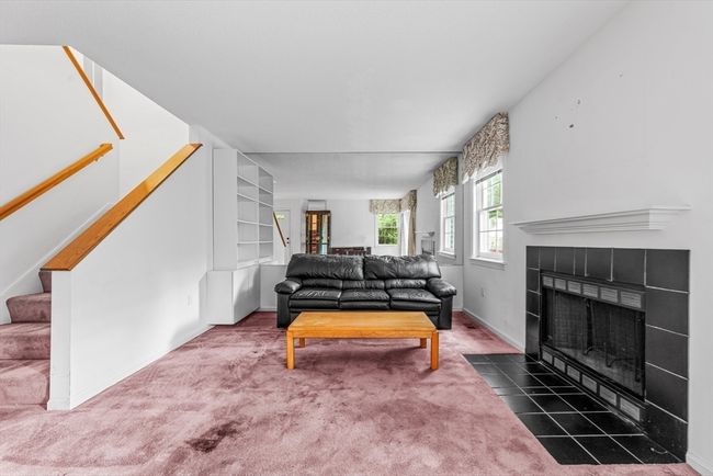333 - 333 Bishops Forest Dr, Condo with 2 bedrooms, 3 bathrooms and 1 parking in Waltham MA | Image 6
