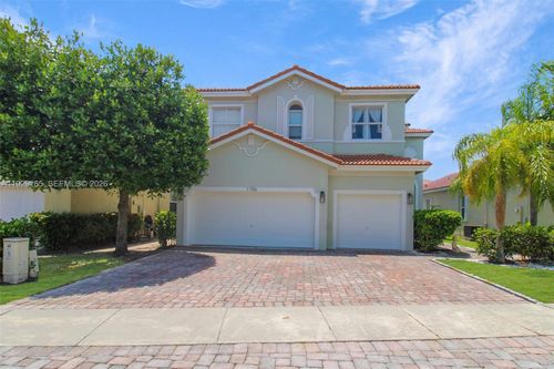 1156 Ne 37th Pl, Homestead, FL, 33033-5916 | Card Image