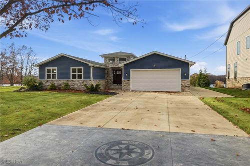 1531 Lake Crest Dr, Roaming Shores, OH, 44084-9622 | Card Image