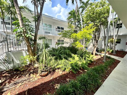 12-8080 Tatum Waterway Dr, Miami Beach, FL, 33141-5339 | Card Image