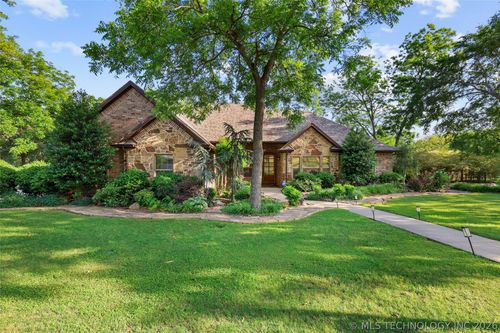 32 Wilderness Rd S, Calera, OK, 74730-4518 | Card Image