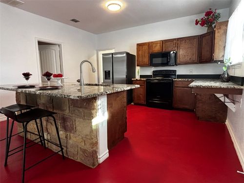 102 Austin Elaine Dr, Georgetown, TX, 78633-9400 | Card Image