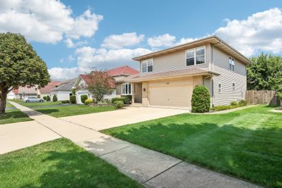 1037 Greenbriar Drive, House other with 4 bedrooms, 2 bathrooms and 2 parking in Glendale Heights IL | Image 3