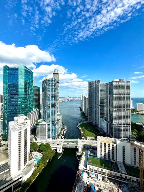 4214-31 Se 5th St, Miami, FL, 33131-2530 | Card Image