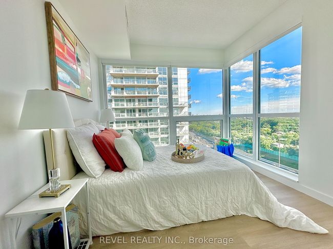 1902 - 25 Mcmahon Dr, Condo with 3 bedrooms, 3 bathrooms and 1 parking in North York ON | Image 26