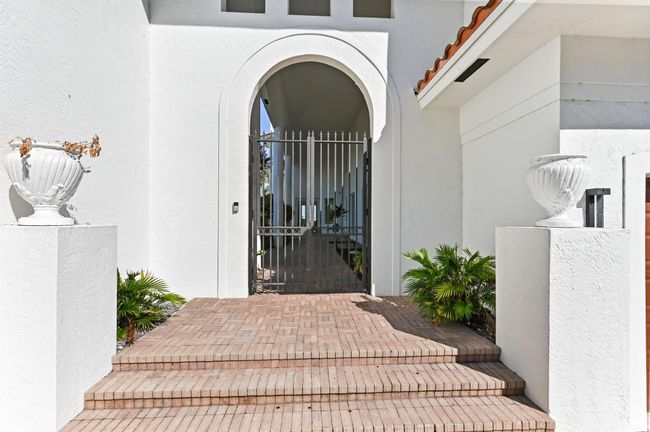 200 N Lake Dr, House other with 5 bedrooms, 5 bathrooms and null parking in Lantana FL | Image 5