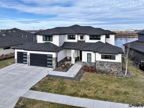 28420 Laurel Cir, Valley, NE, 68064-1670 | Card Image