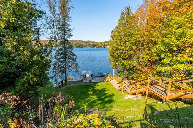 293 W Diamond Lake Rd, House other with 3 bedrooms, 2 bathrooms and 4 parking in Highland Grove ON | Image 10