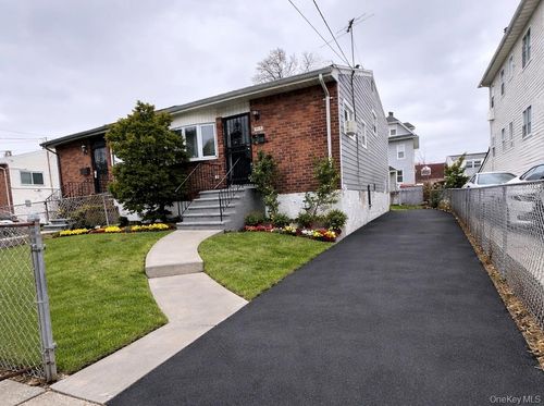 6931 Almeda Ave, Arverne, NY, 11692-1101 | Card Image