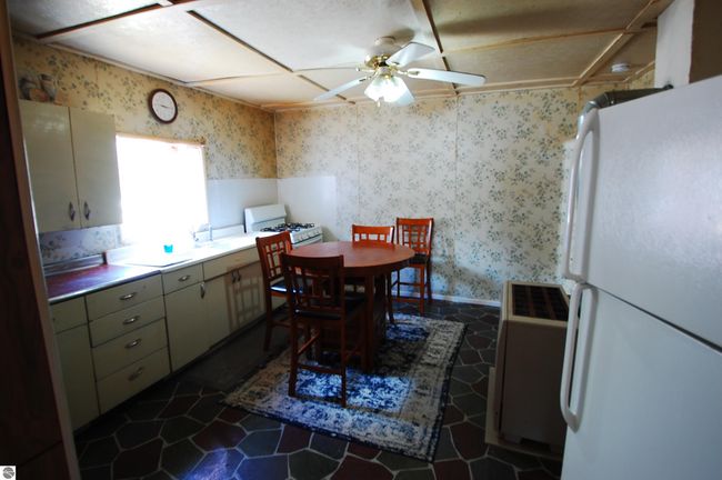 262 W Lagrant Rd, House other with 1 bedrooms, 1 bathrooms and null parking in Twining MI | Image 7