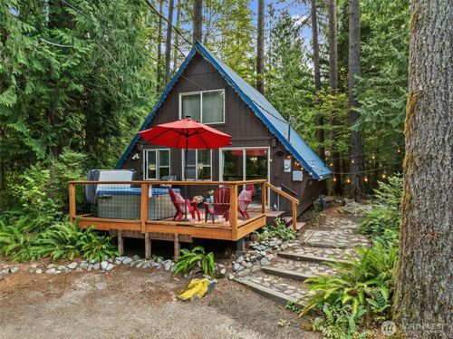 12214 757th Ave Ne, Skykomish, WA, 98288 | Card Image