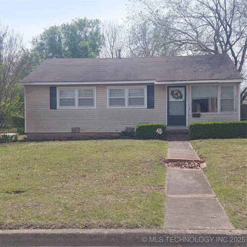3934 E 33rd St, Tulsa, OK, 74135-1643 | Card Image