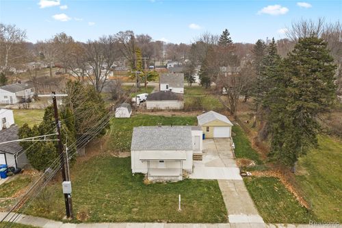 21118 Wellington Ave, Warren, MI, 48089-5150 | Card Image