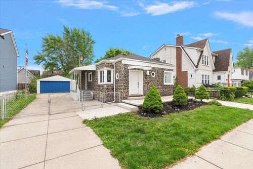 39 W Elza Ave, Hazel Park, MI, 48030-2205 | Card Image