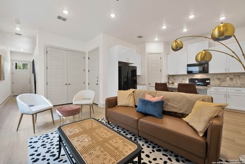 102-5146 Kelwood St, San Antonio, TX, 78250-4598 | Card Image