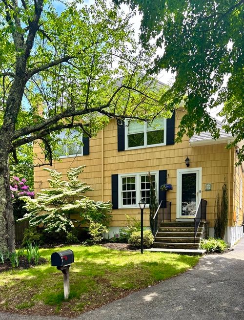 6 Freemont St, Lexington, MA, 02421-6500 | Card Image