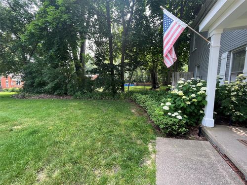 2-62 Madison Court, Clarkston, MI, 48346 | Card Image