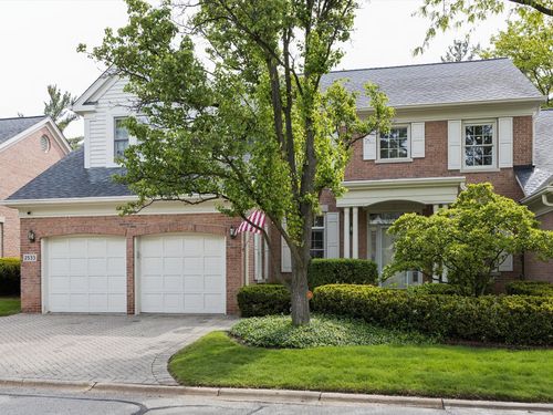 2533 E Chesapeake Pl, Westchester, IL, 60154-5927 | Card Image