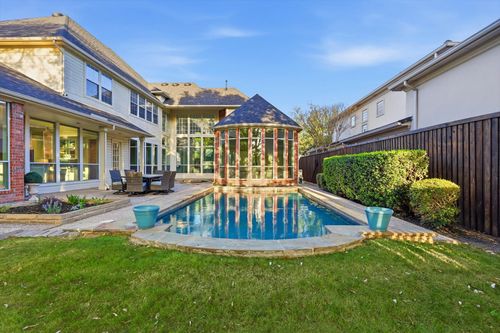 17431 Woods Edge Dr, Dallas, TX, 75287-7541 | Card Image