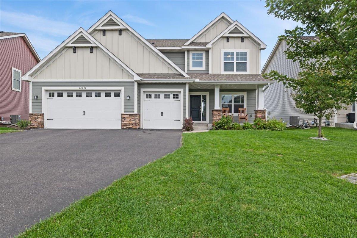 Jewell Cir, Minneapolis, MN 55449