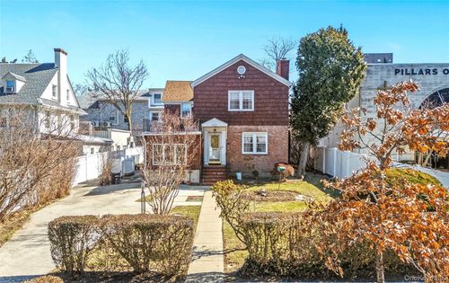 33-09 Parsons Blvd, Flushing, NY, 11354-3141 | Card Image