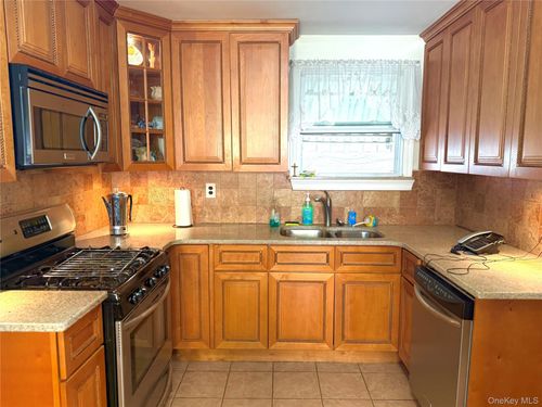 59-41 161st St, Fresh Meadows, NY, 11365-1414 | Card Image
