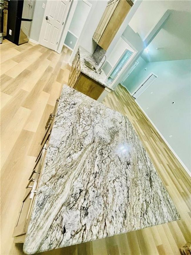 7675 Lanier View Rdg, House other with 3 bedrooms, 2 bathrooms and 2 parking in Cumming GA | Image 12