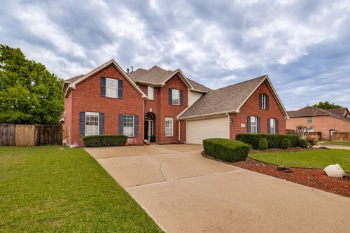 302 Village Trl, Trophy Club, TX, 76262-5108 | Card Image