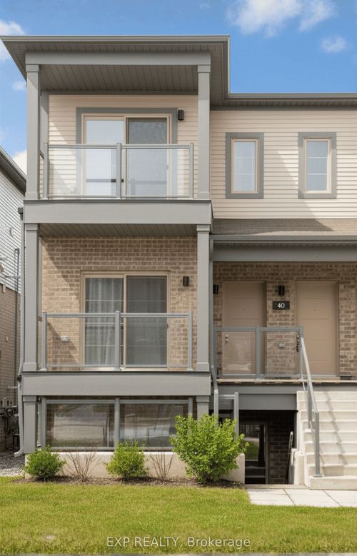 40-205 W Oak Trail, Kitchener, ON, N2R0R9 | Card Image