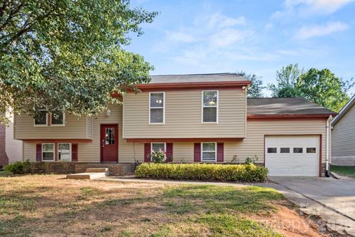 6018 Misty Way Ln, Charlotte, NC, 28212-1774 | Card Image