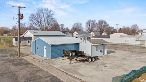 307 N Park Ave, Kendallville, IN, 46755-1255 | Card Image