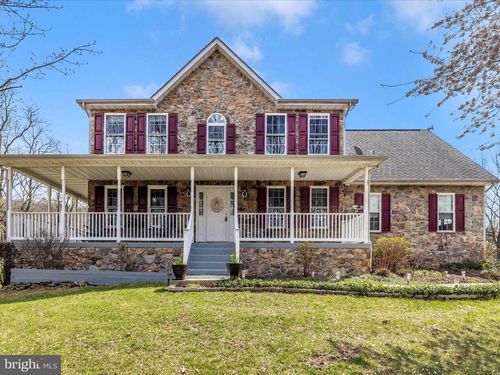 5935 Clevelandtown Rd, BOONSBORO, MD, 21713-2724 | Card Image