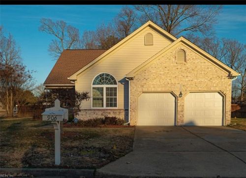 906 Holbrook Dr, Newport News, VA, 23602-8999 | Card Image