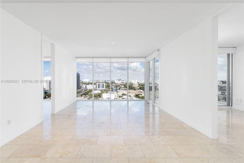1806-1040 Biscayne Blvd, Miami, FL, 33132-1728 | Card Image