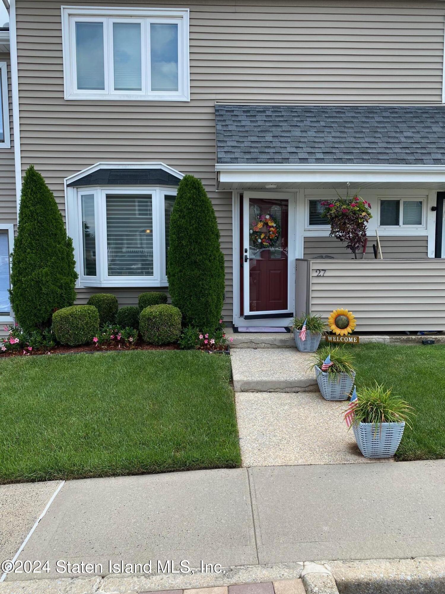 Redwood Loop, Staten Island, NY 10309