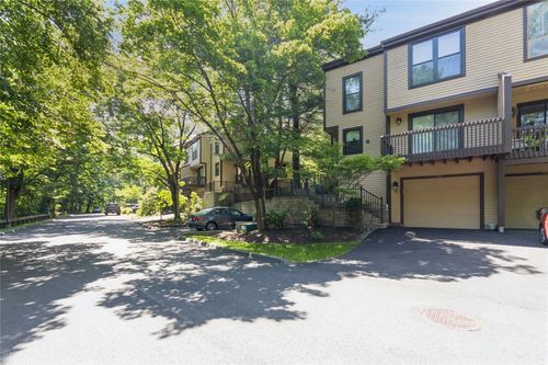 76 Deerfield Ln, Ossining, NY, 10562-2529 | Card Image