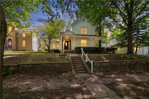 613 Chestnut St, Leavenworth, KS, 66048-2631 | Card Image