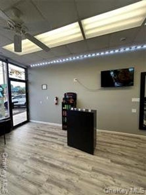 3381 Merrick Rd, Wantagh, NY, 11793-4342 | Card Image