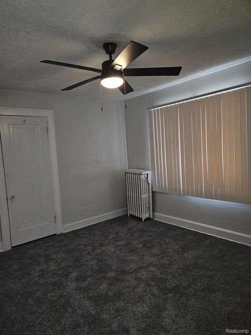 15888 Ohio St, Detroit, MI, 48238-1112 | Card Image