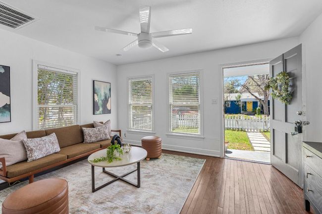 A - 906 Capitol Ct, Condo with 1 bedrooms, 1 bathrooms and null parking in Austin TX | Image 6