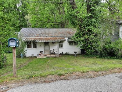 54 3rd Street W, House other with 2 bedrooms, 1 bathrooms and null parking in Saint Albans WV | Image 1