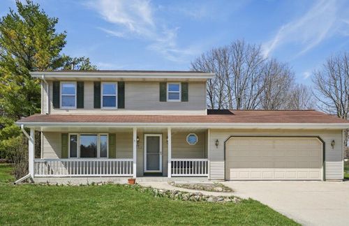 W207N17173 Parkview Drive, Jackson, WI, 53037 | Card Image