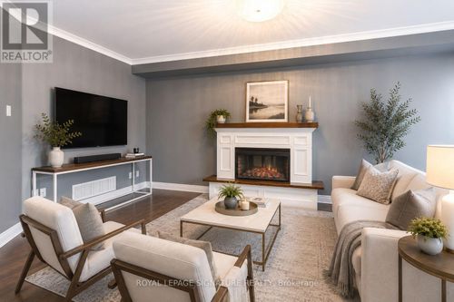 37 Succession Cres, Barrie, ON, L4M7G4 | Card Image