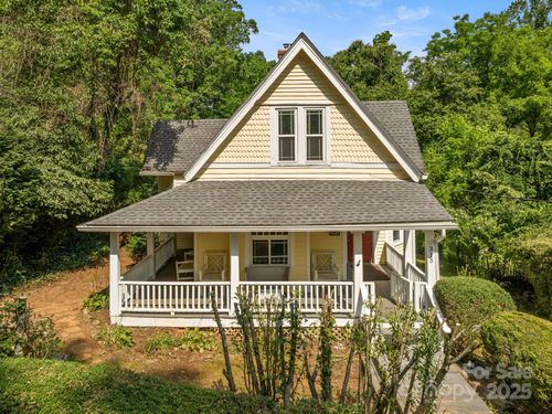 334 Greenville St, Saluda, NC, 28773-9775 | Card Image