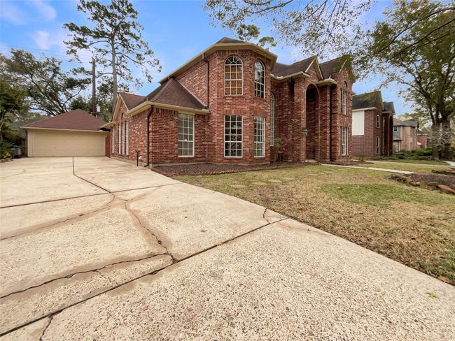 18418 Forest Elms Dr, House other with 5 bedrooms, 4 bathrooms and 2 parking in Spring TX | Image 9