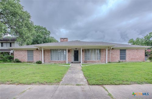 111 Dover Dell, Victoria, TX, 77904-2230 | Card Image