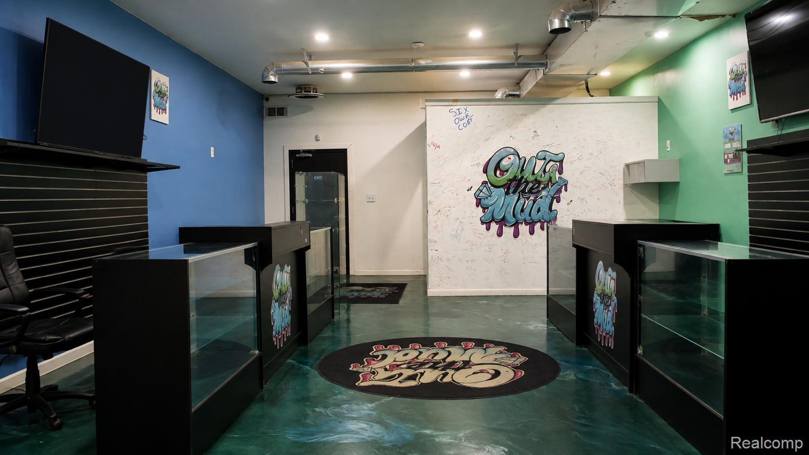 Commercial Sale in Detroit 4