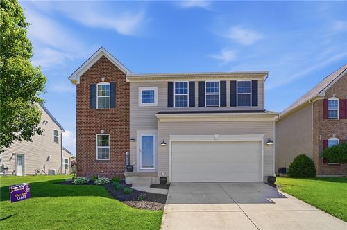 9856 Blue Spruce Dr, Springboro, OH, 45066-5010 | Card Image